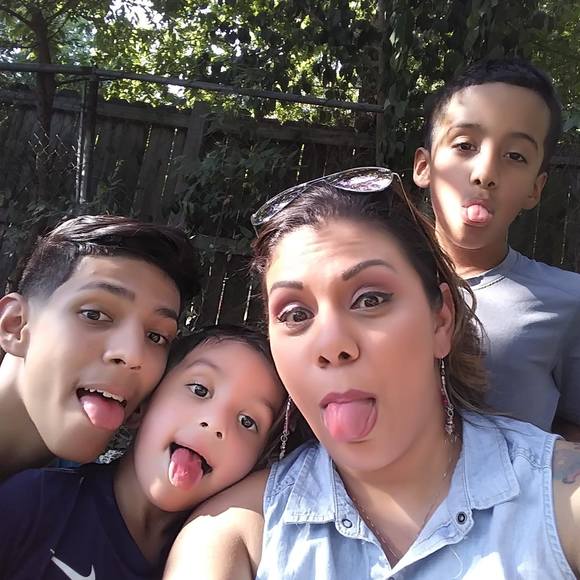 Meet your Posher, Roxy - Picture 1 of 1